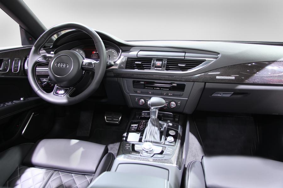 Торпедо Audi A8 SR 8 by Hofele Design (D4) 2011 года  (фото 9 из 30)